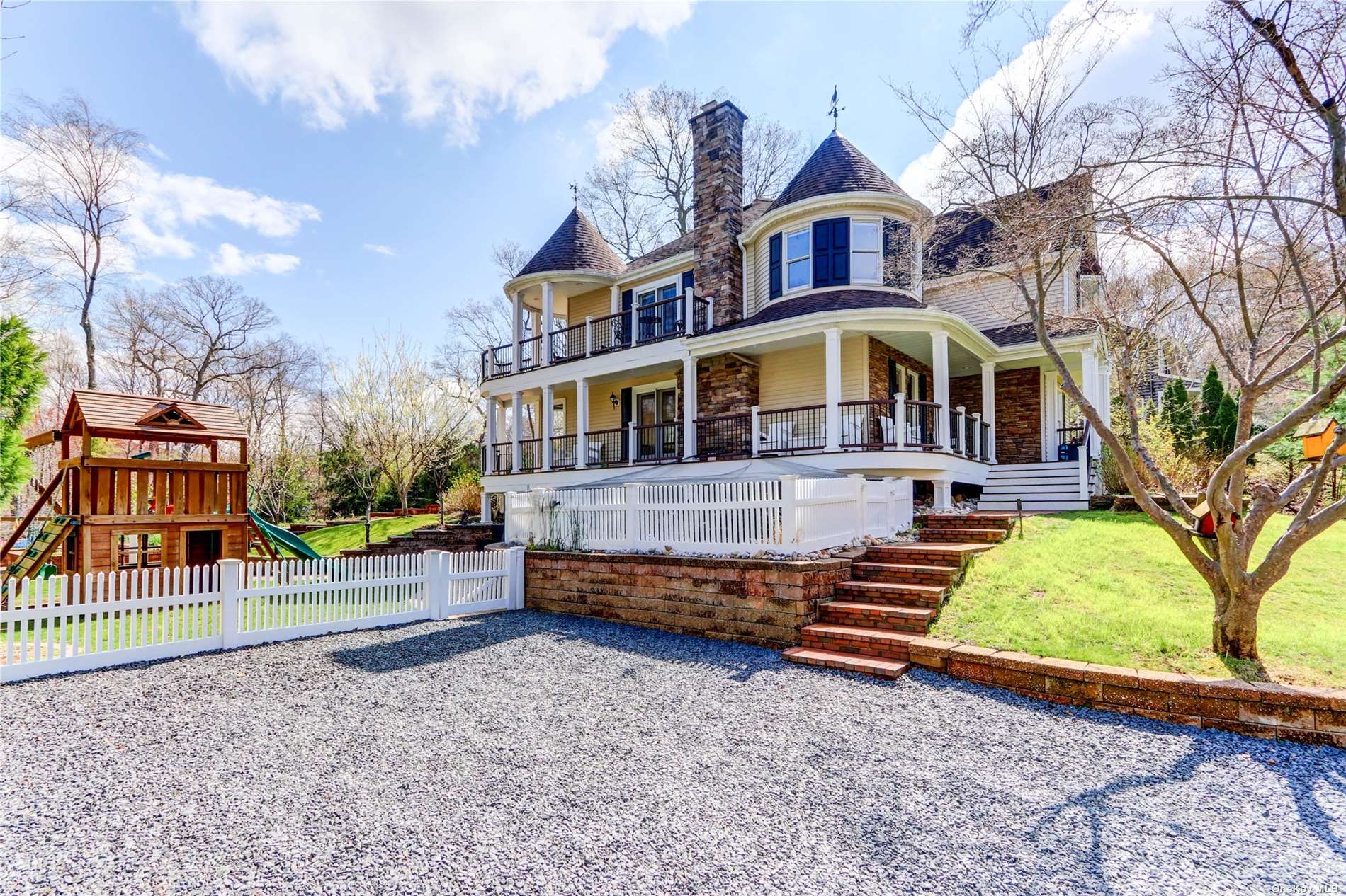 #1 photo, 283 Nissequogue Road, Saint James , NY 11780