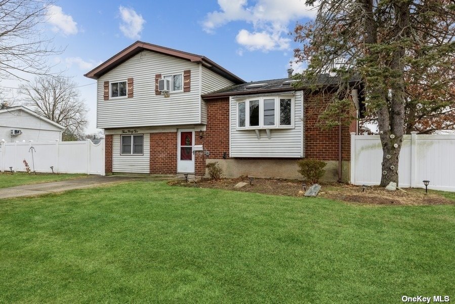 #1 photo, 342 W 17th Street, Deer Park , NY 11729