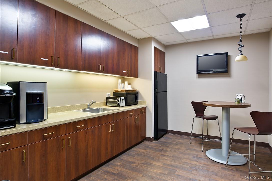 #8 photo, 2 Overhill Road, Scarsdale , NY 10583