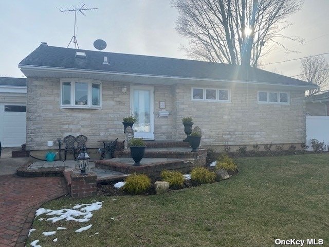 #1 photo, 25 Roxbury Avenue, ナッソー郡 Plainview , NY 11803