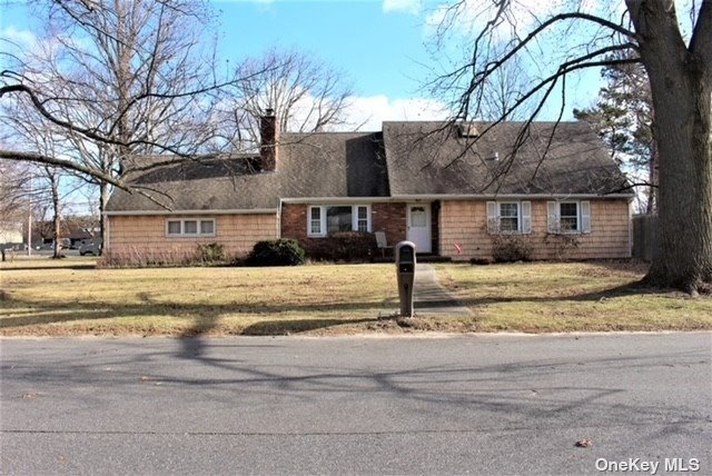 #1 photo, 1621 Julia Goldbach Avenue, सफ़ोक काउंटी Bohemia , NY 11716