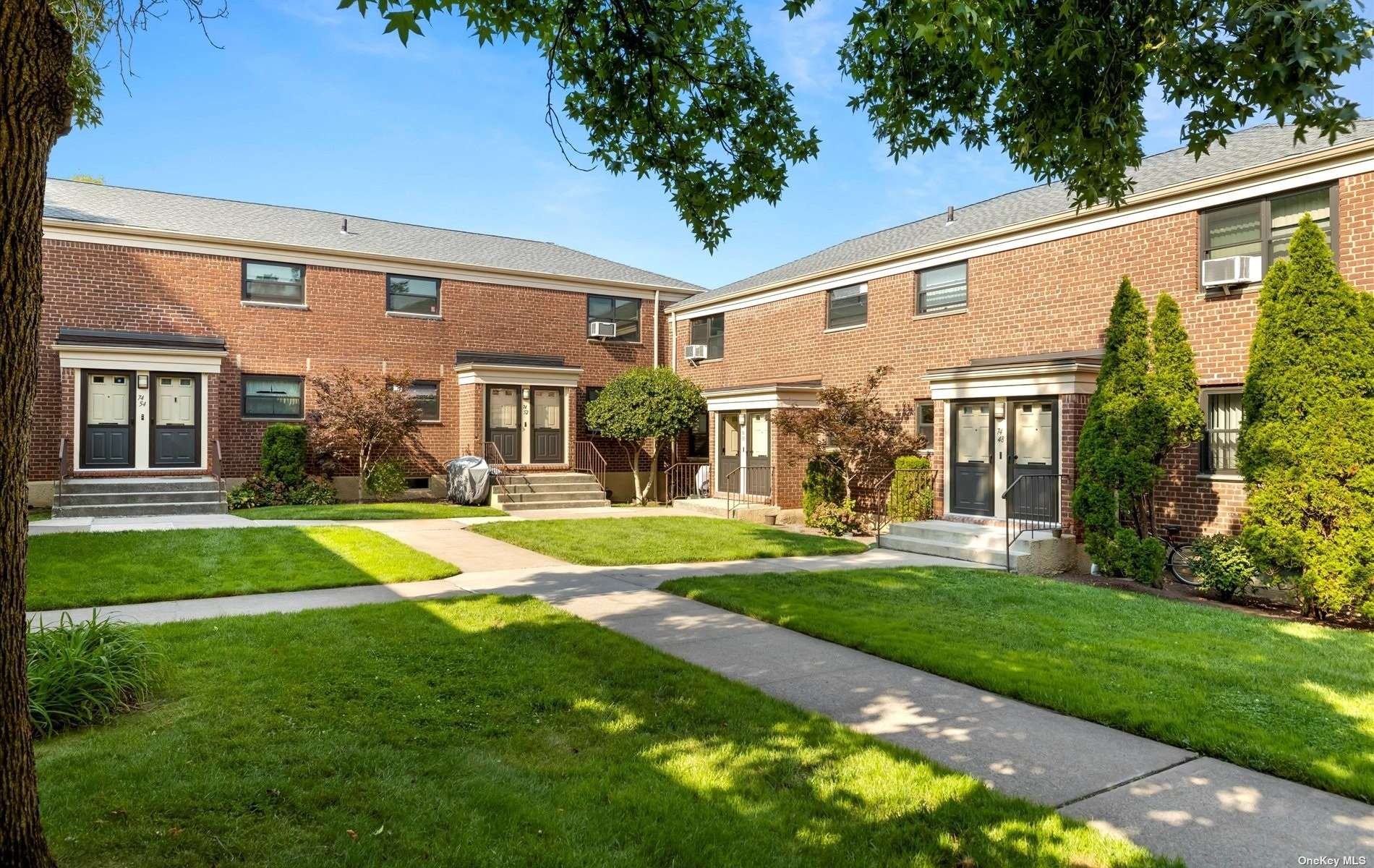 #1 photo, 74-50 220th Street, Куинс ‖ Bayside , NY 11364