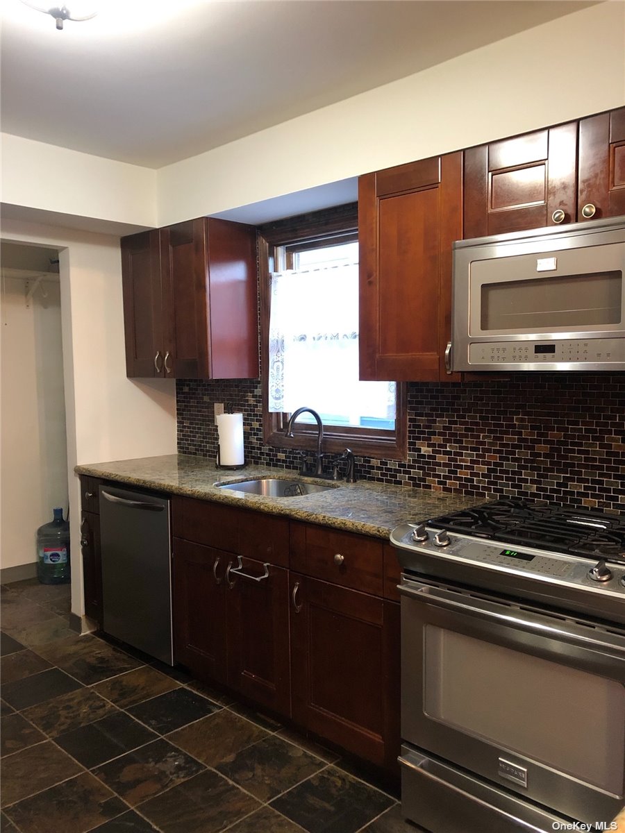 #1 photo, 89-09 Aubrey Avenue, 뉴욕퀸즈 Glendale , NY 11385