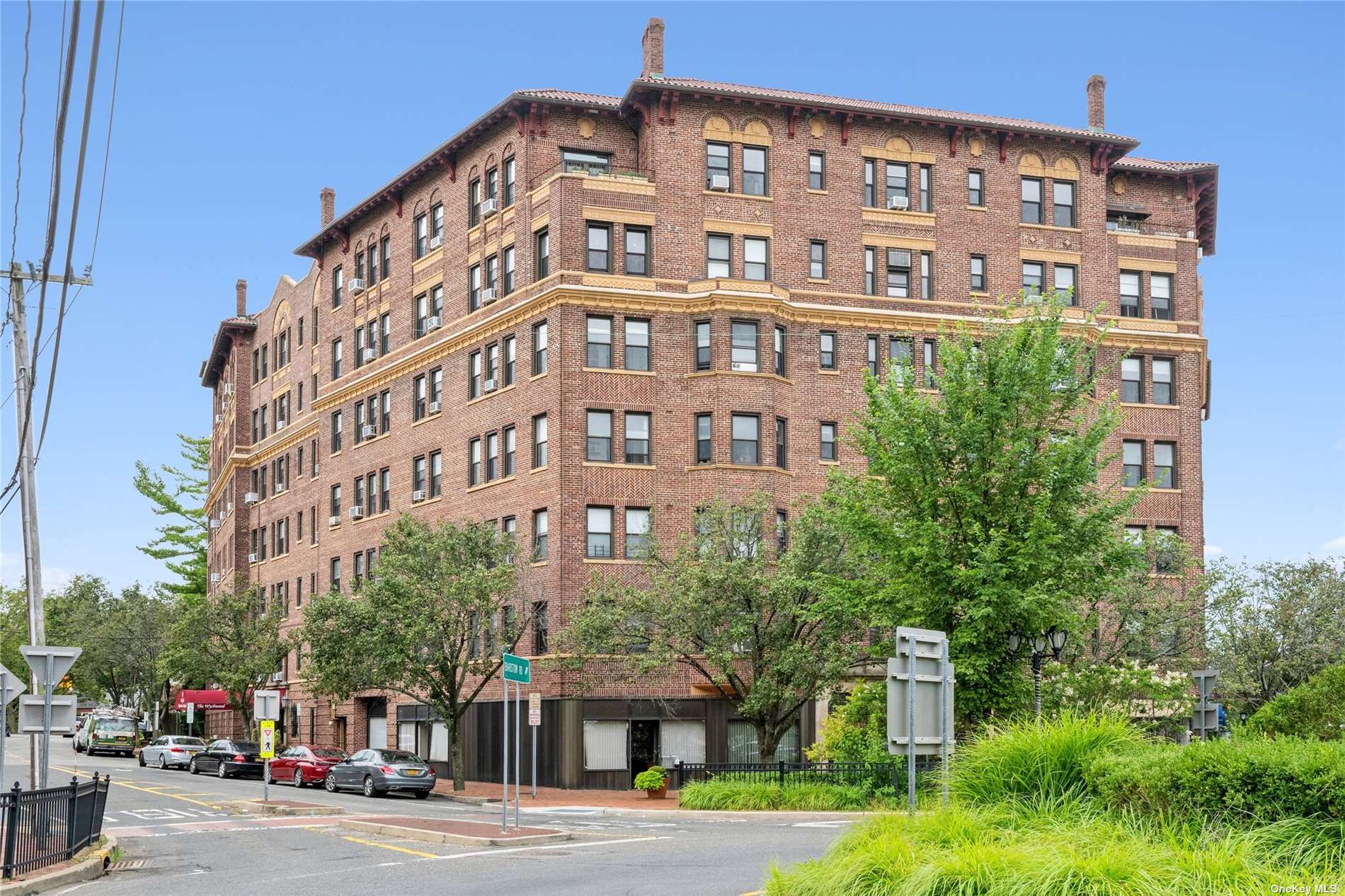 #1 photo, 8 Barstow, Great Neck , NY 11021