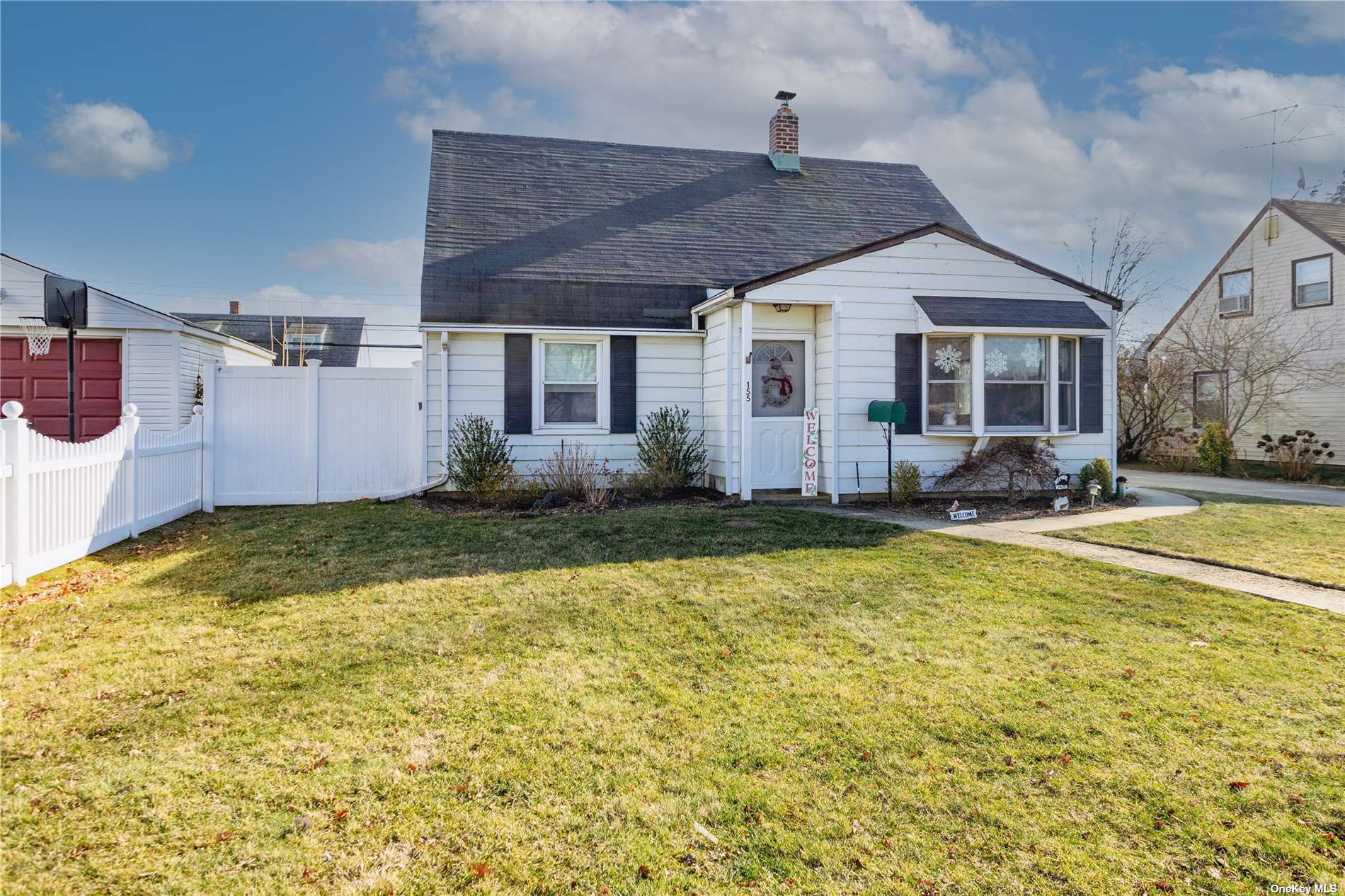 #1 photo, 155 Center Lane, ナッソー郡 Levittown , NY 11756