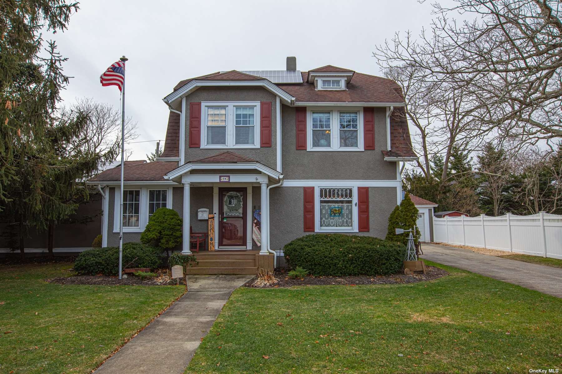 #1 photo, 28 Homan Avenue, Саффолк ‖ Blue Point , NY 11715