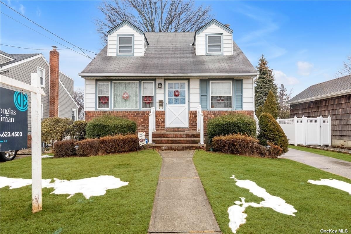 #1 photo, 1443 Rhode Avenue, Нассау ‖ Merrick , NY 11566