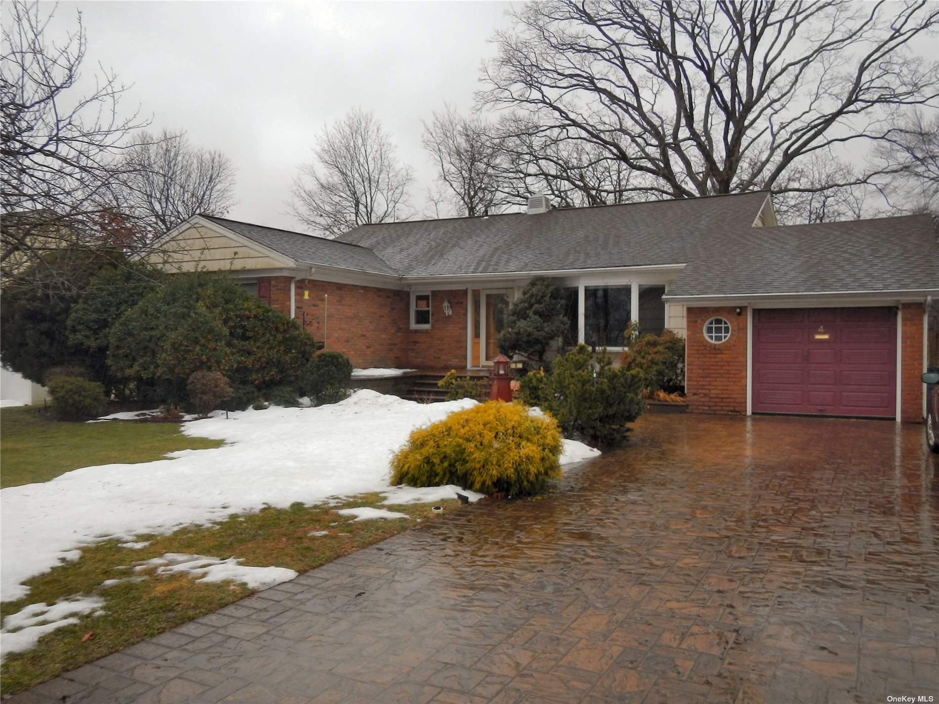 #1 photo, 4 Cone Street, West Babylon , NY 11704