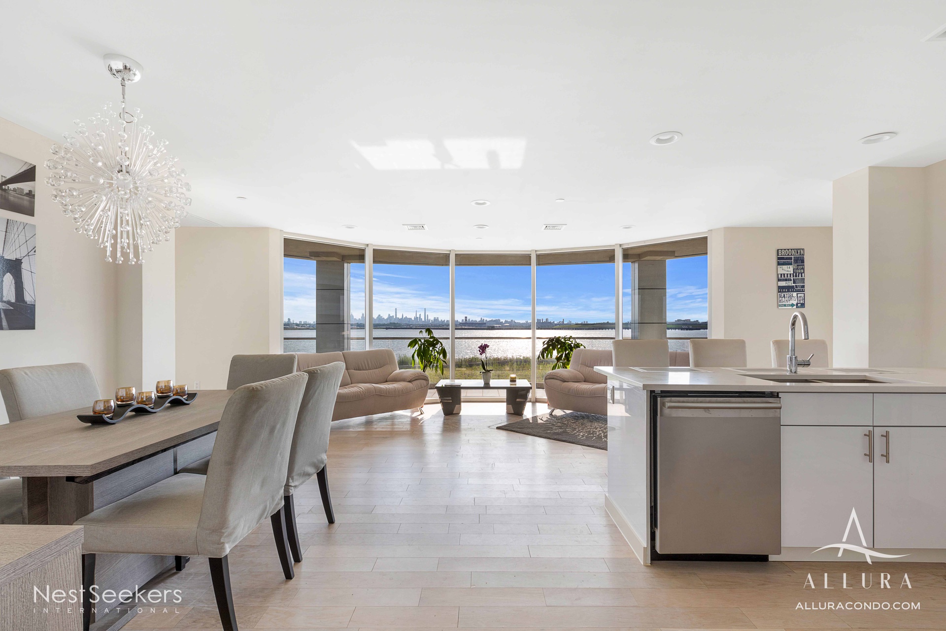 #1 photo, 109-9 15th Avenue, 皇后区 大学点 Queens , New York 11356