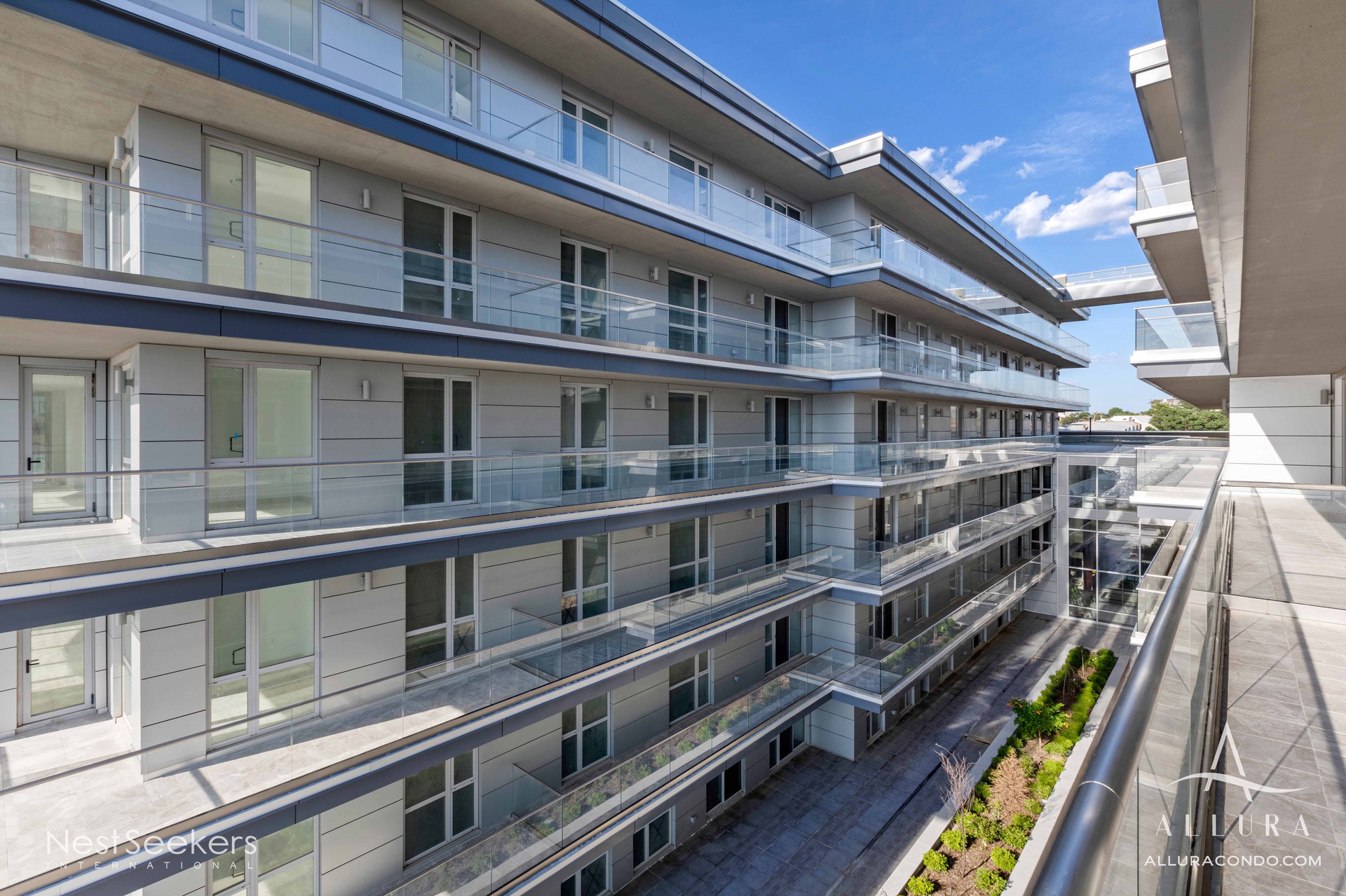 #11 photo, 109-9 15th Avenue, 皇后区 大学点 Queens , New York 11356