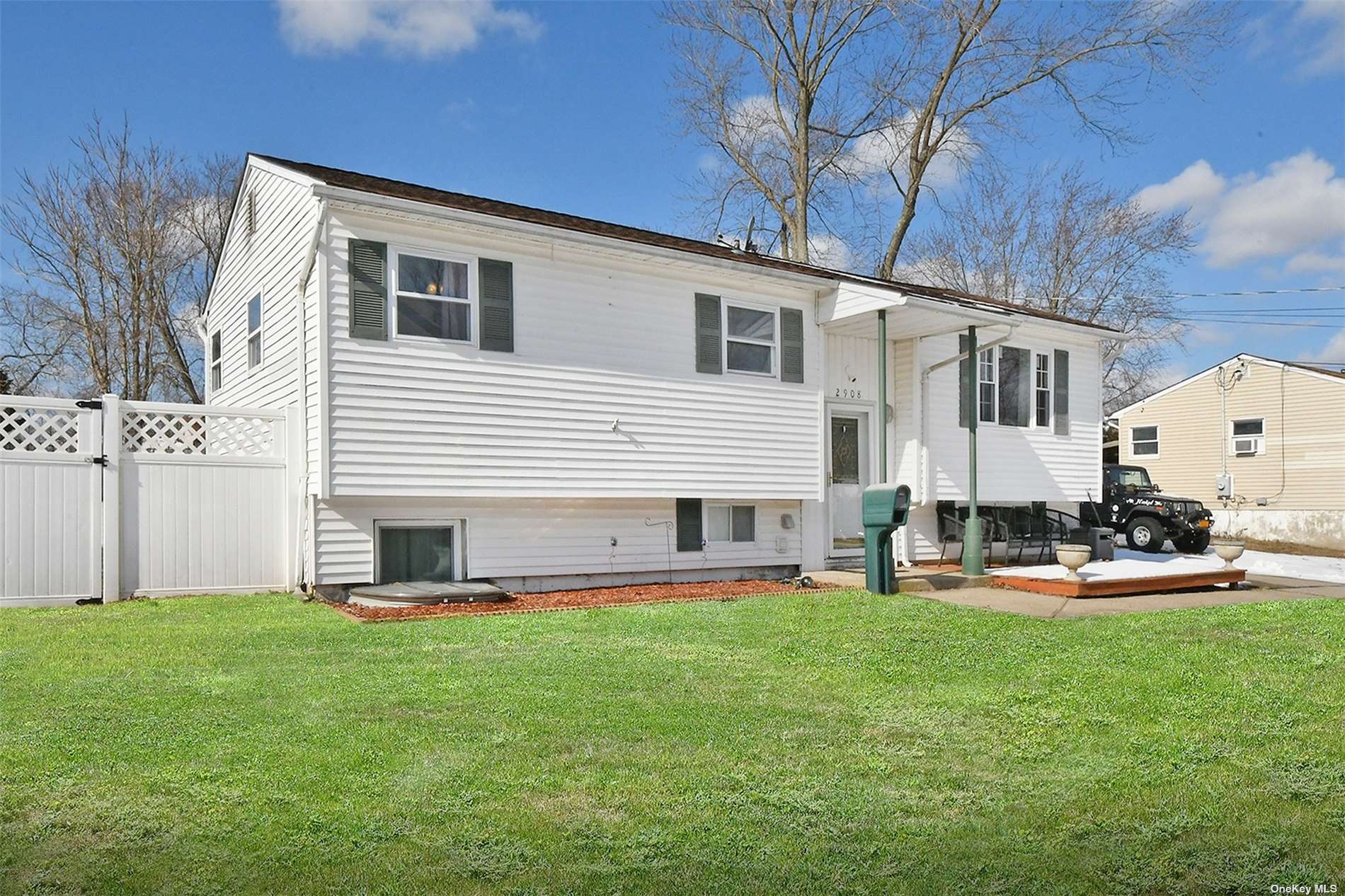 #1 photo, 2908 Heather Avenue, サフォーク郡 Medford , NY 11763