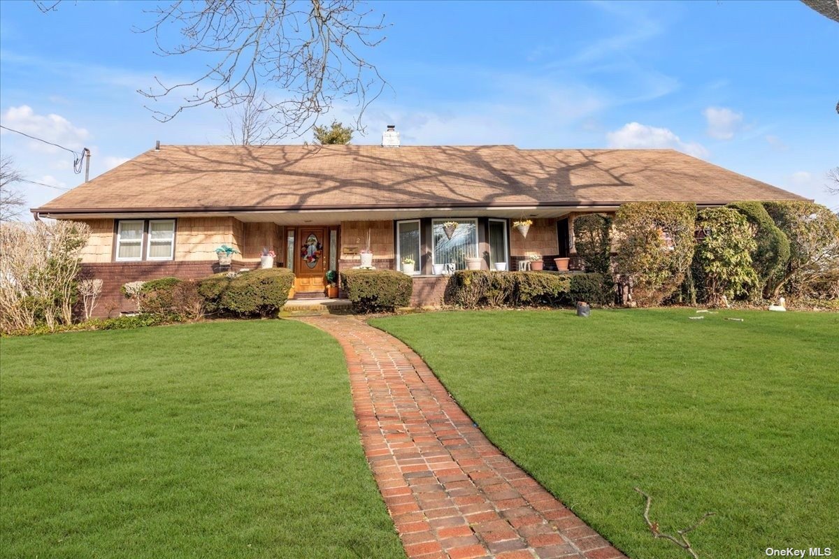 #1 photo, 2 Willowbrook Lane, ナッソー郡 Freeport , NY 11520