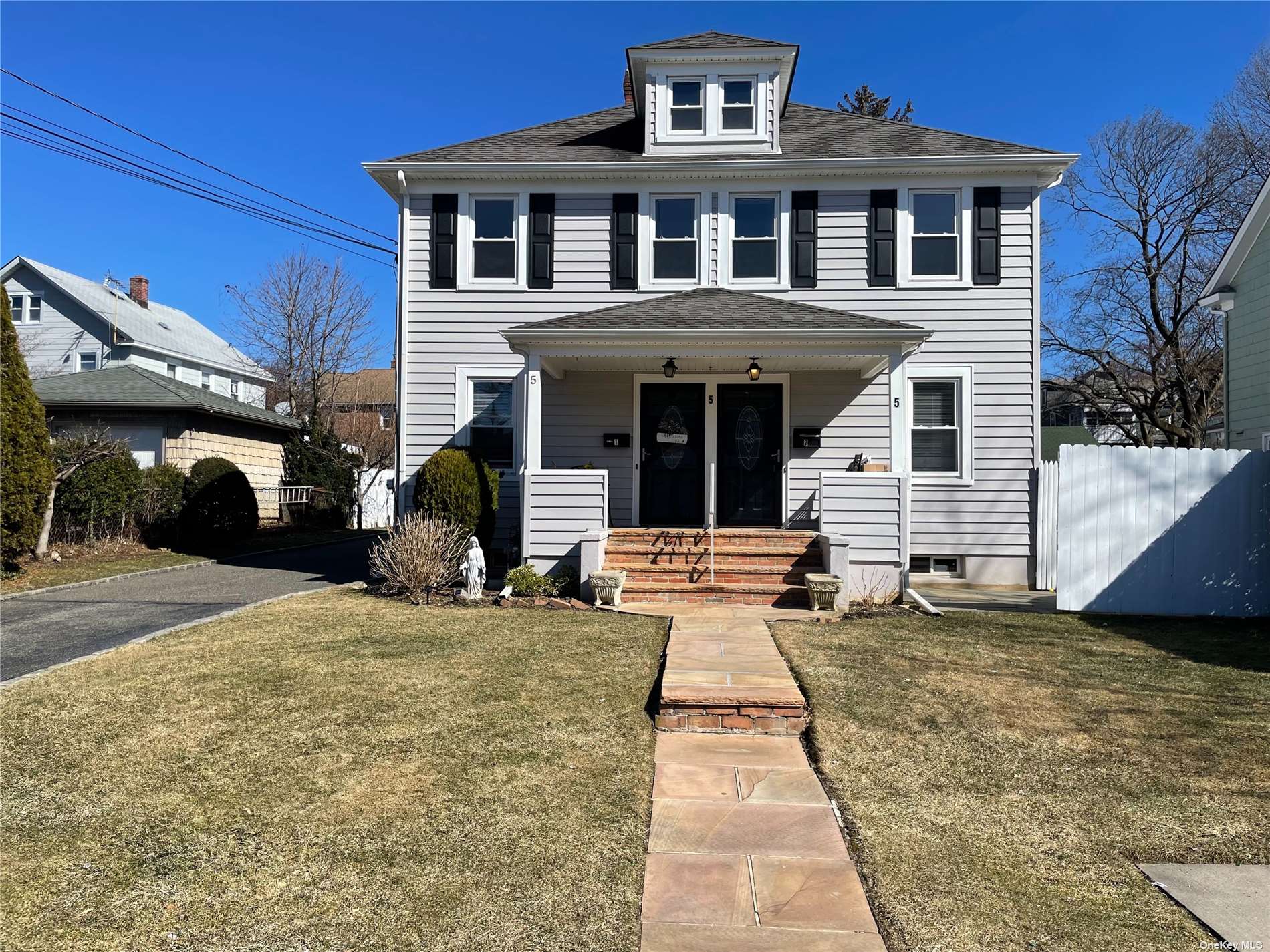 #1 photo, 5 Danis Avenue, ナッソー郡 Glen Cove , NY 11542