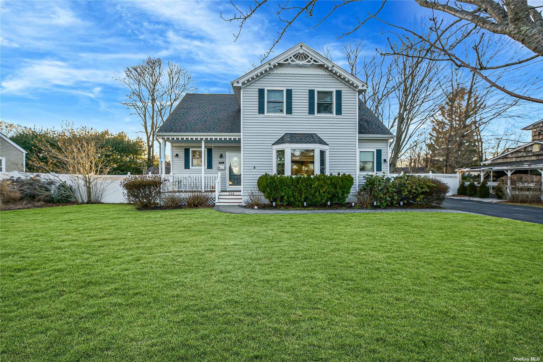 #1 photo, 246 Saint James Avenue, サフォーク郡 Saint James , NY 11780