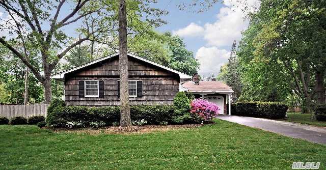 #1 photo, 16 Midwood Avenue, سوفولك Nesconset , NY 11767