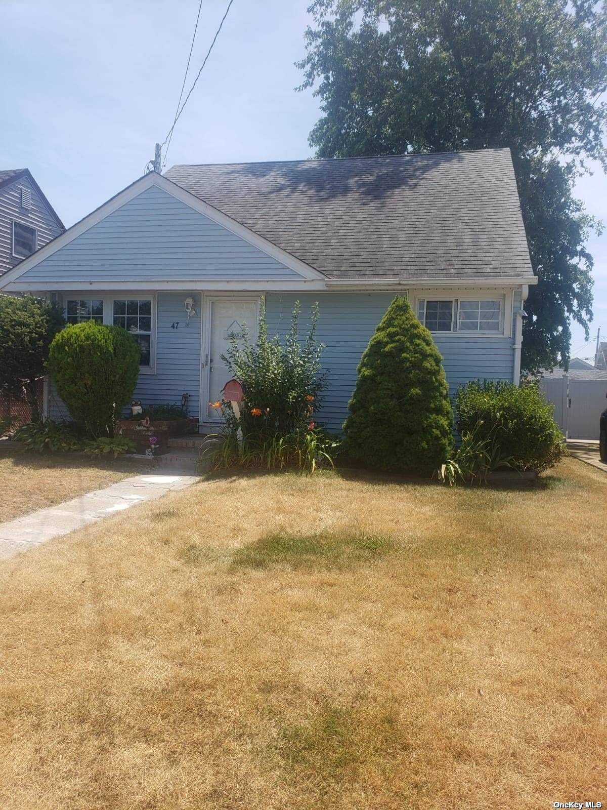 #1 photo, 47 E Hollywood Avenue, 東長島 Lindenhurst , NY 11757