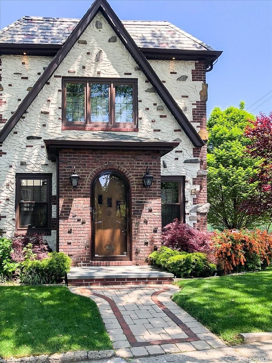 合约中 109万8 Contract 64 93 rd Street 皇后区中村middle Village Ny Mls Samaki 萨马房 纽约房地产网