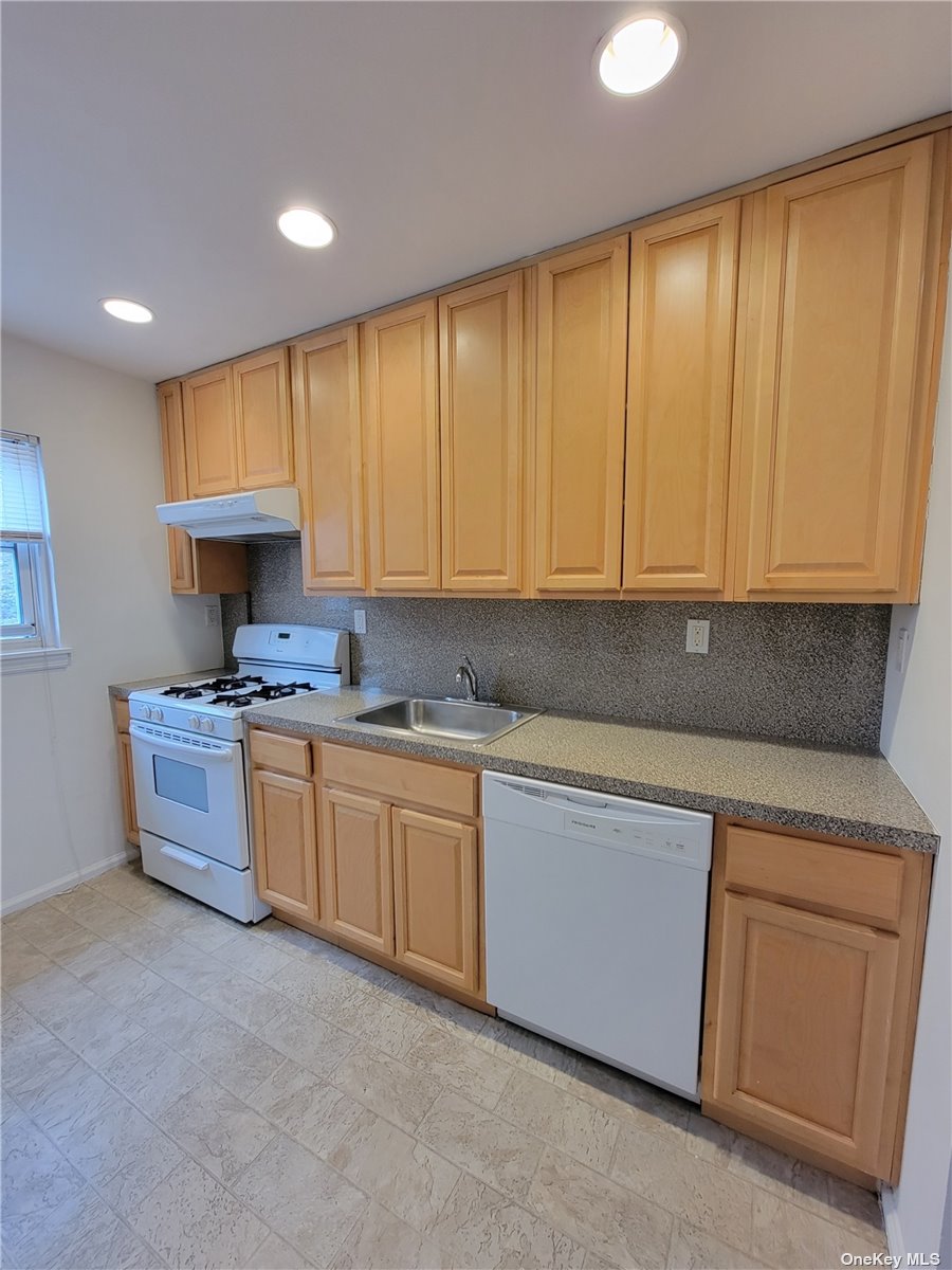 #1 photo, 86 Mcloughlin Street, ナッソー郡 Glen Cove , NY 11542