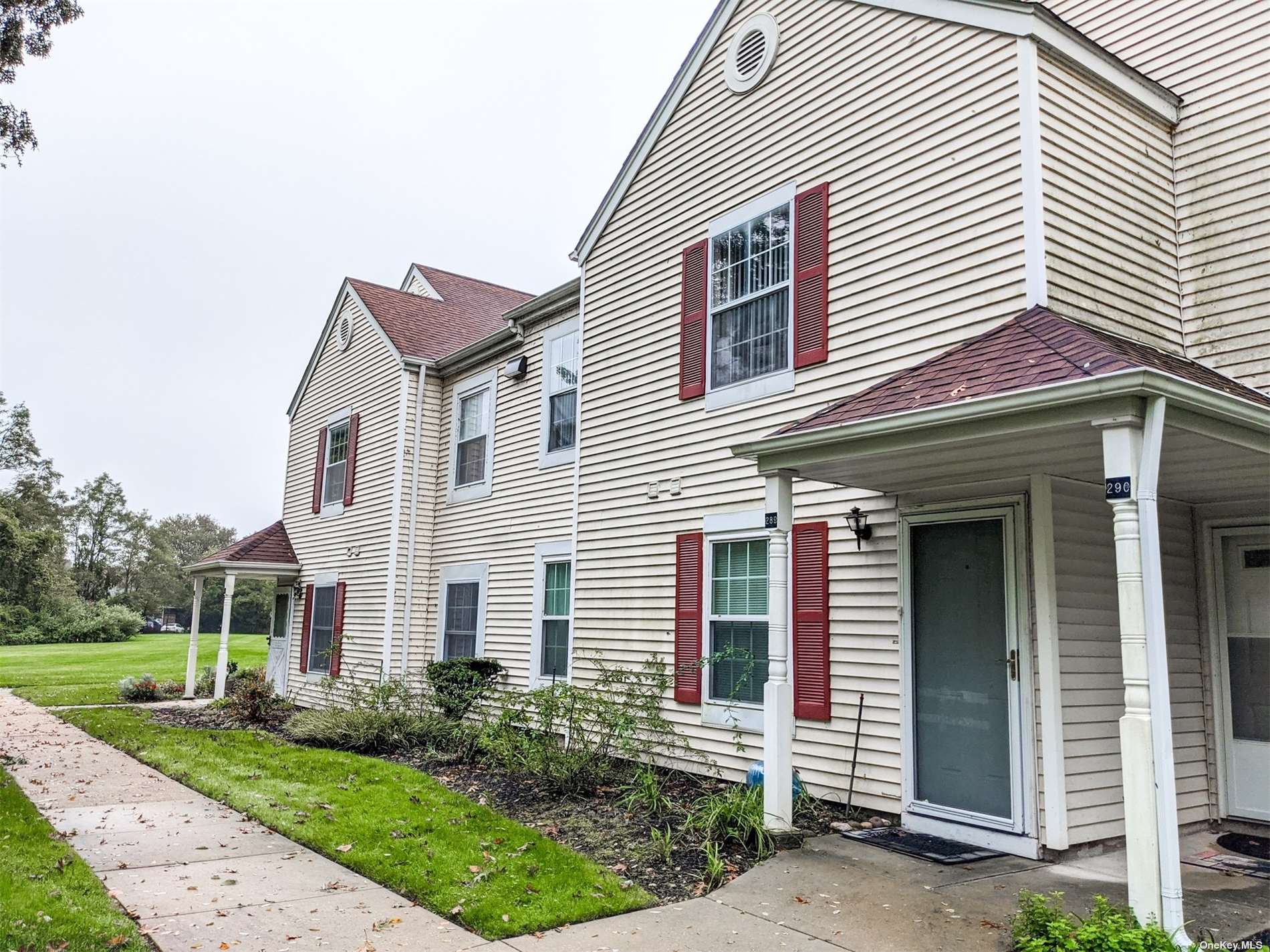 #1 photo, 289 Fairview Circle, Middle Island , NY 11953