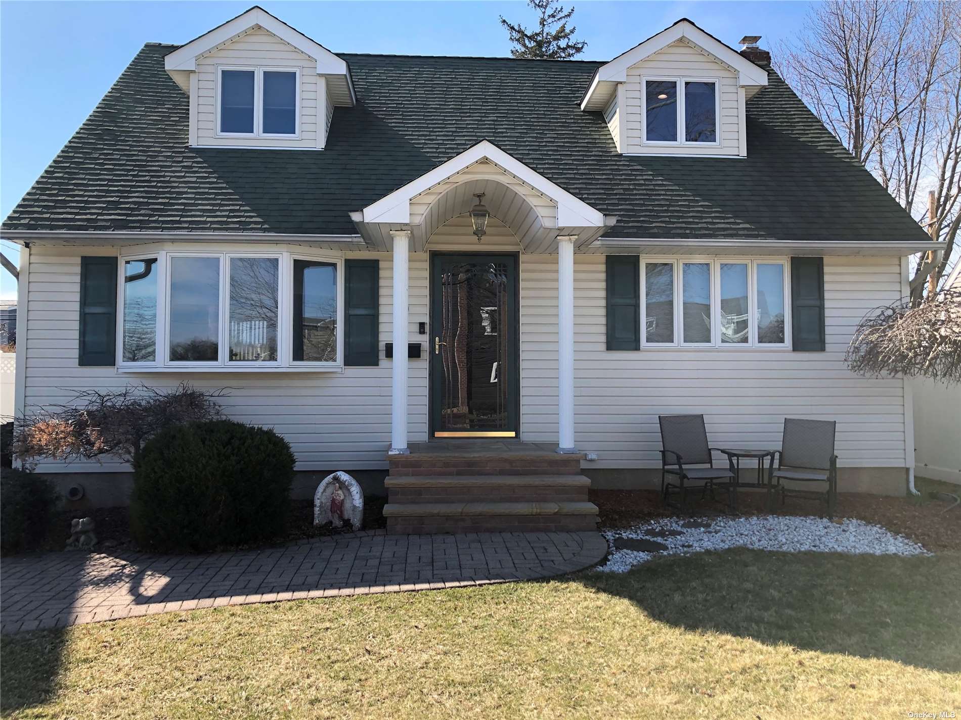 #1 photo, 60 Cliff Drive, Hicksville , NY 11801