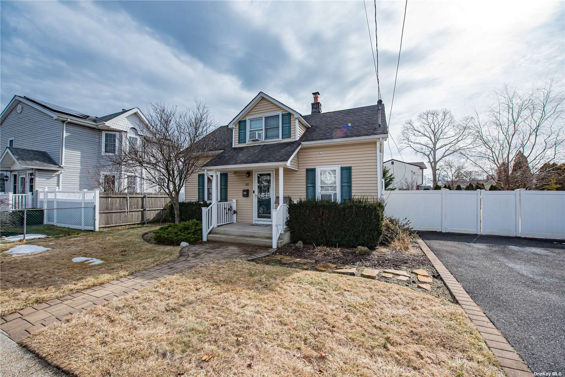 #1 photo, 62 Fairview Avenue, サフォーク郡 Islip Terrace , NY 11752