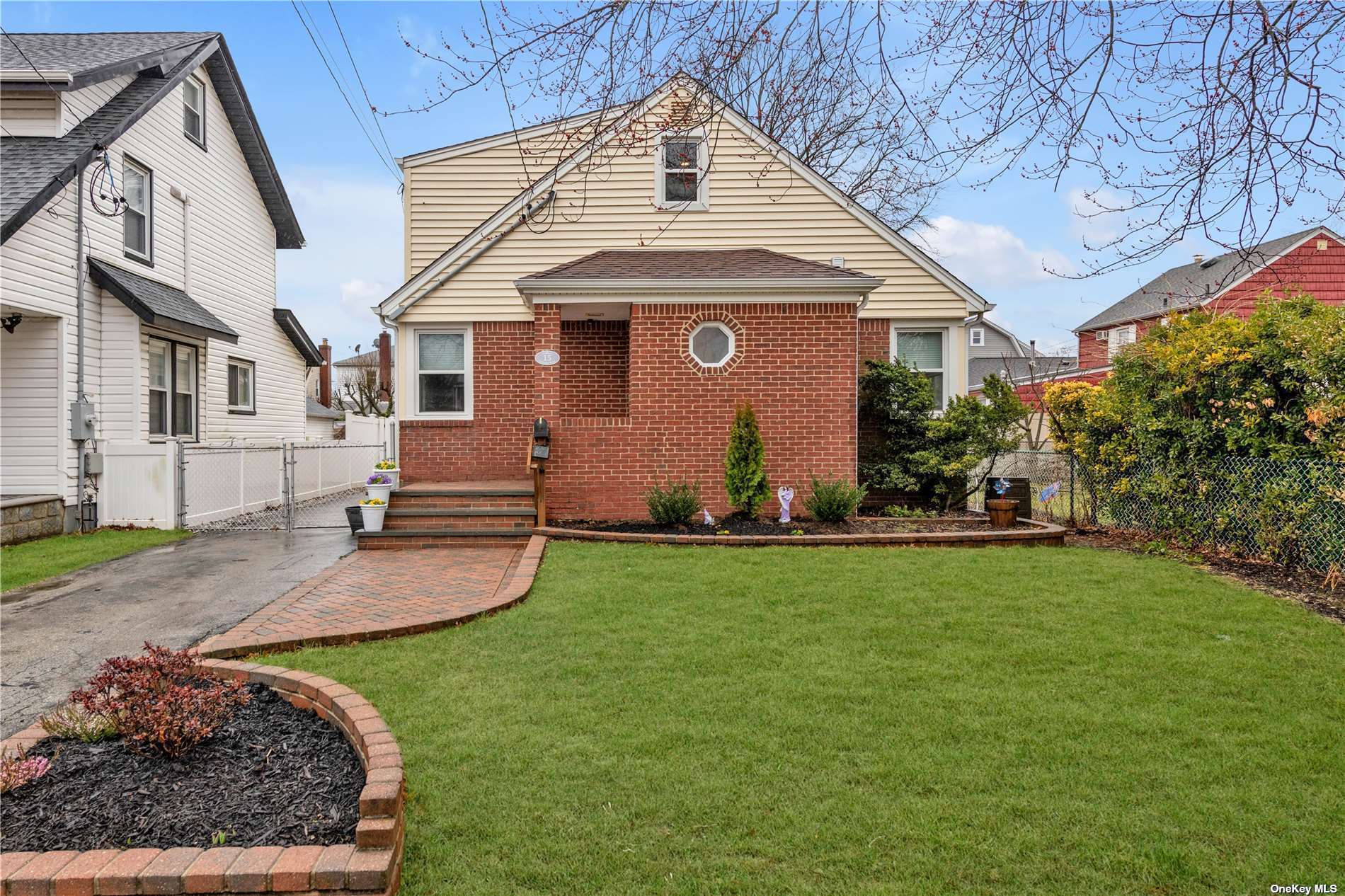 #1 photo, 15 Christabel Street, ناسو Lynbrook , NY 11563