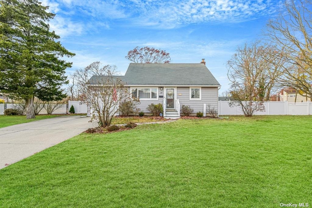 #1 photo, 17 Wantagh Avenue, East Islip , NY 11730