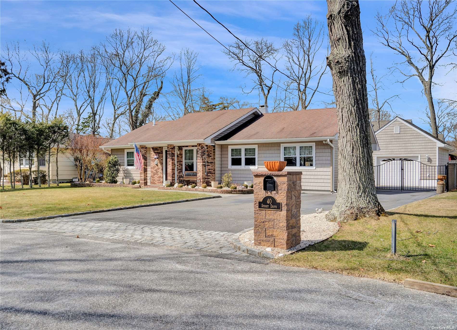 #1 photo, 40 Surrey Drive, サフォーク郡 Center Moriches , NY 11934