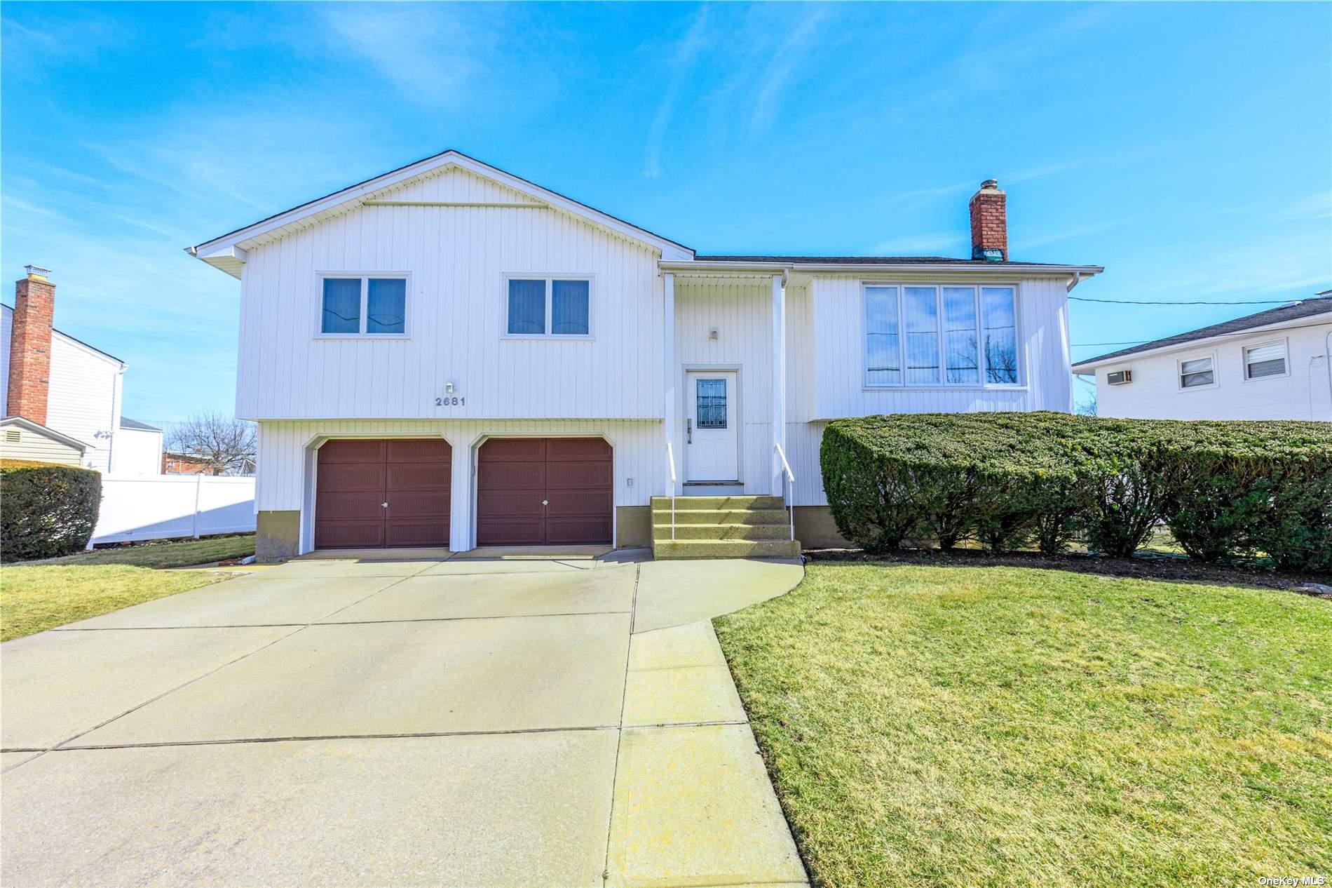 #1 photo, 2681 Mandalay Beach Road, Wantagh , NY 11793