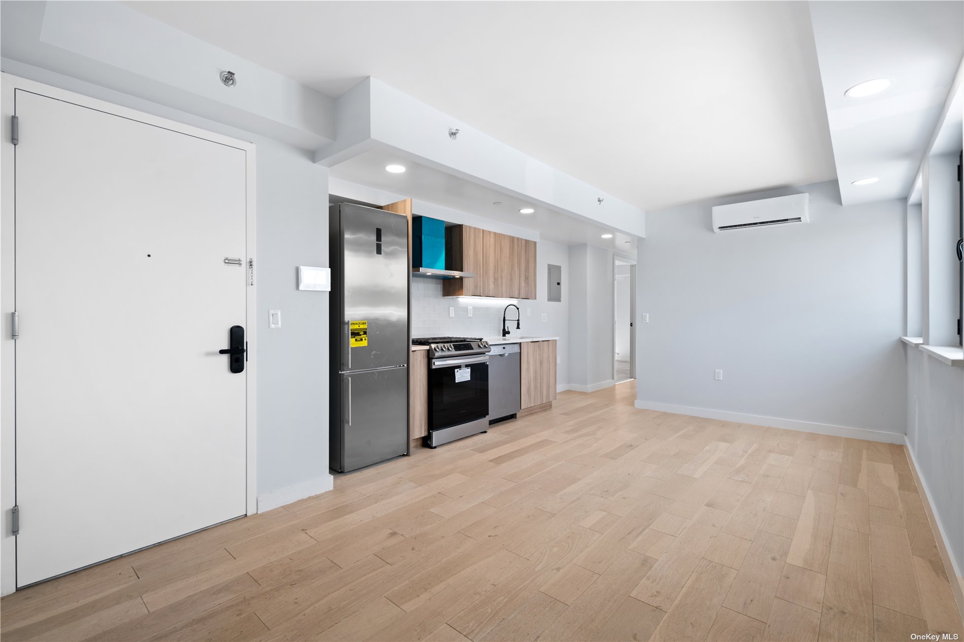 #1 photo, 37-32 89th Street, 皇后區 傑克遜高地 Jackson Heights , NY 11372