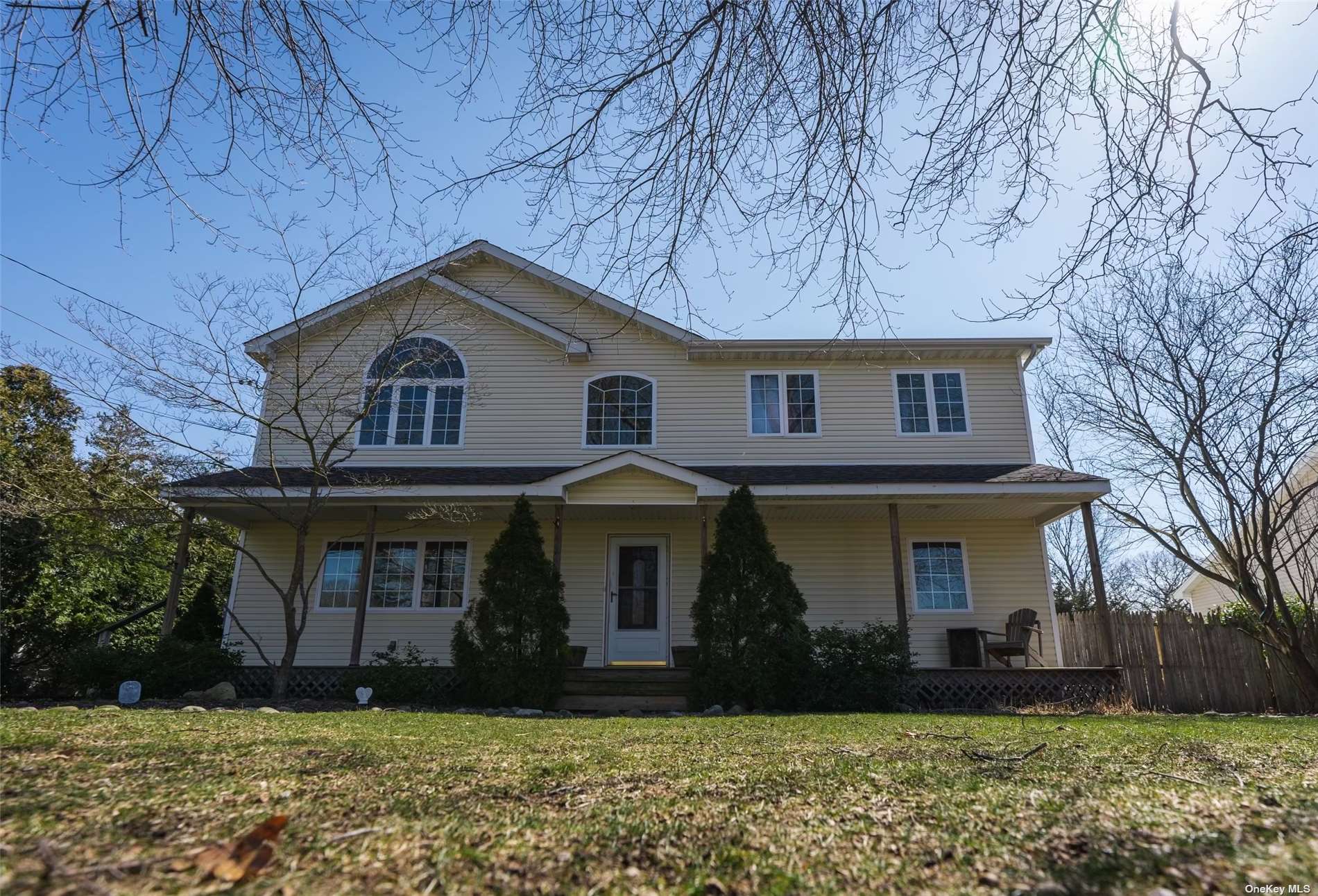 #1 photo, 31 Surrey Drive, サフォーク郡 Center Moriches , NY 11934