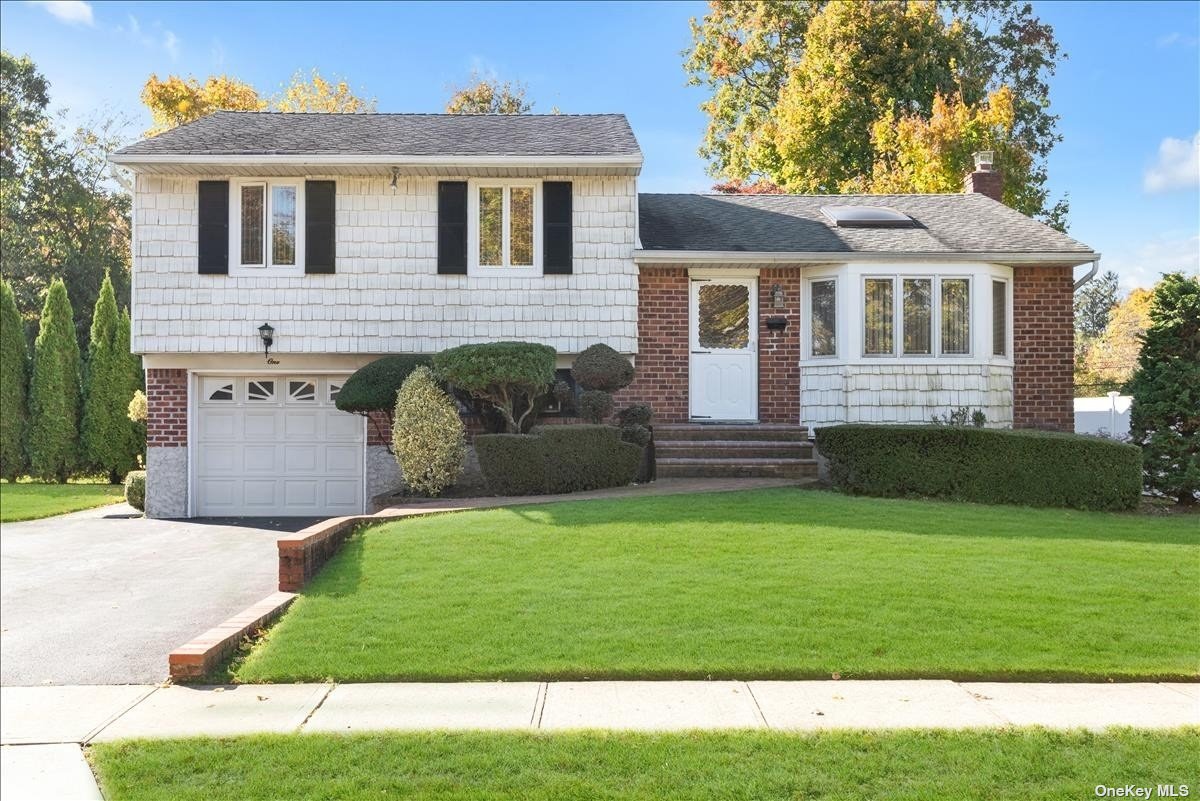 #1 photo, 1 Pickwick Drive, Syosset , NY 11791