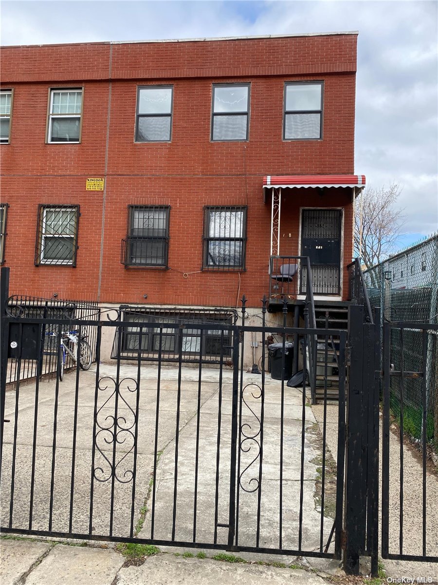 #1 photo, 385 Hart St, ब्रुकलीन Brooklyn , NY 11206