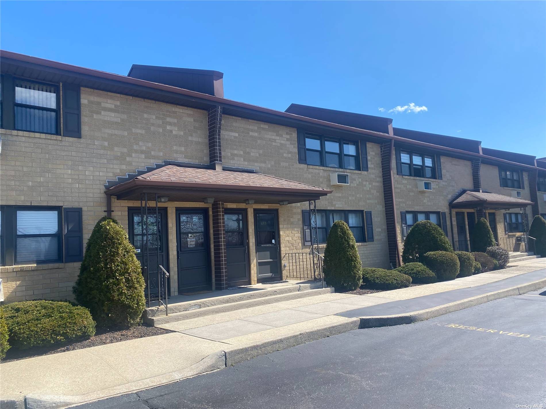 #1 photo, 693 Wantagh Avenue, Wantagh , NY 11793