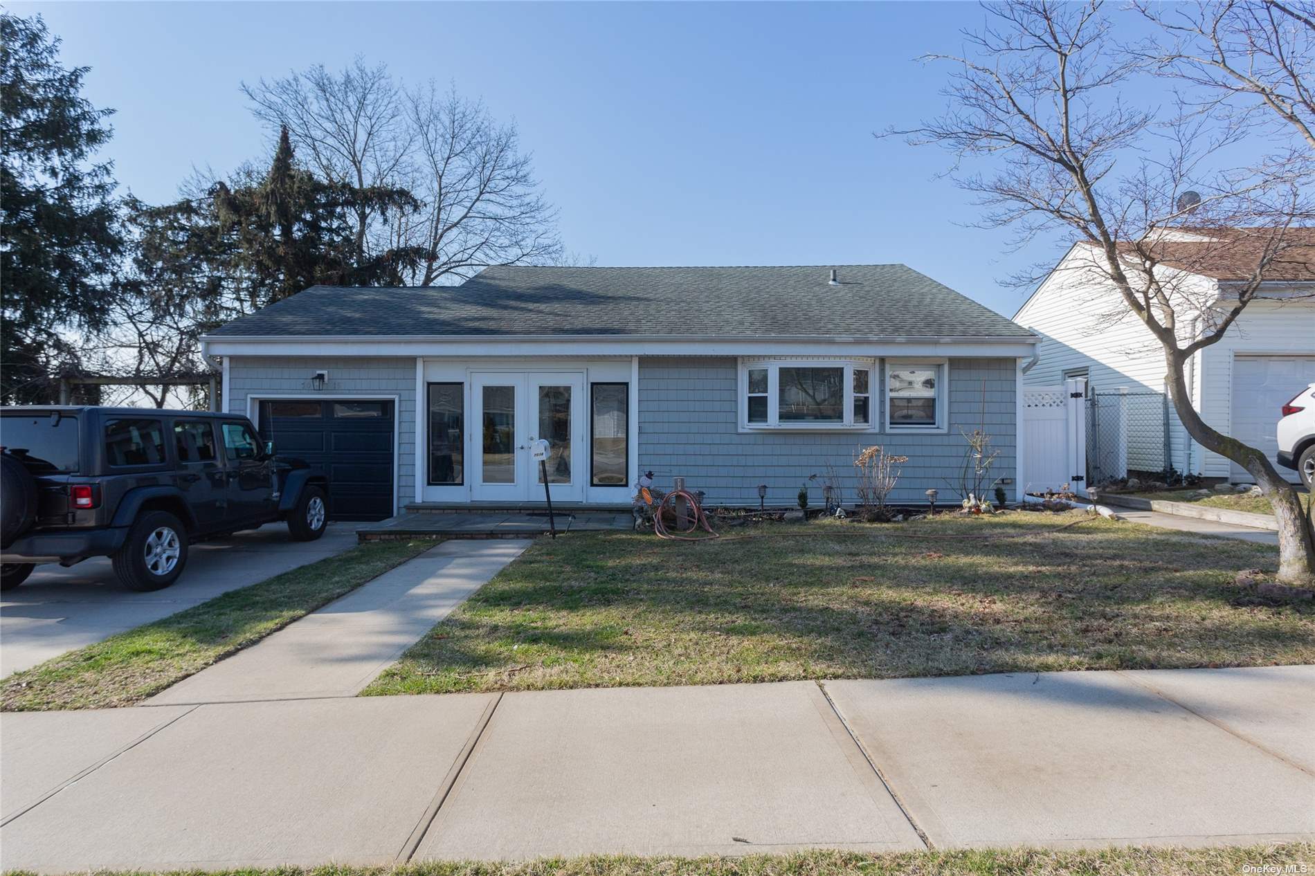 #1 photo, 70-18 266th Street, Glen Oaks , NY 11004