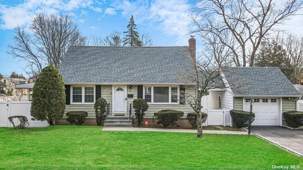 #1 photo, 2 Wheatley Avenue, Huntington Station , NY 11746