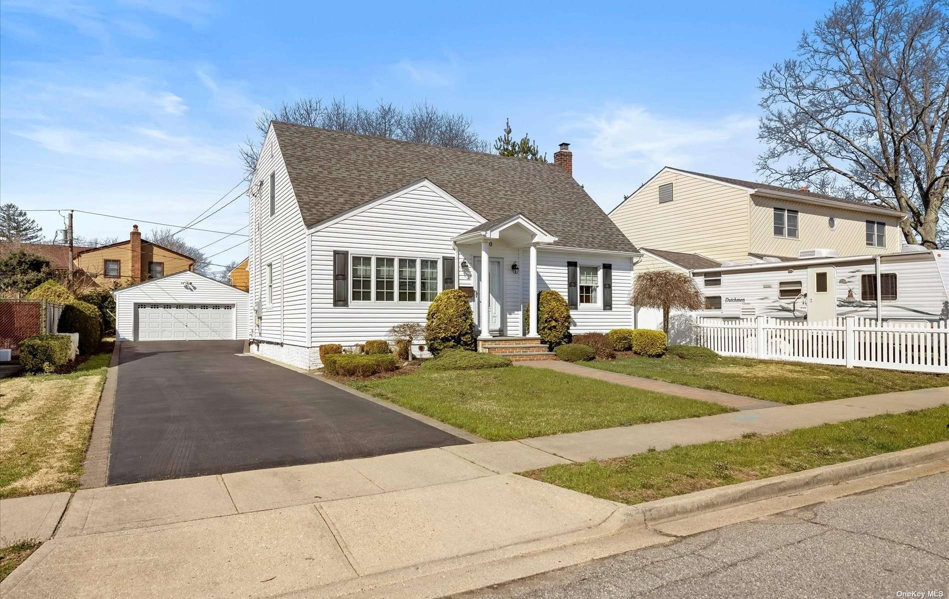 #1 photo, 10 Frances Lane, Hicksville , NY 11801