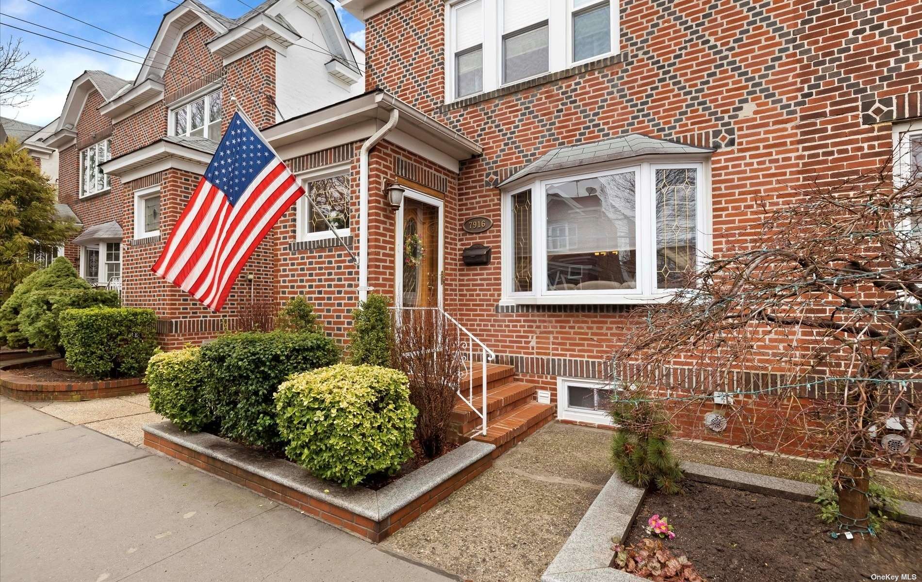 #1 photo, 79-16 69th Road, Куинс ‖ Middle Village , NY 11379