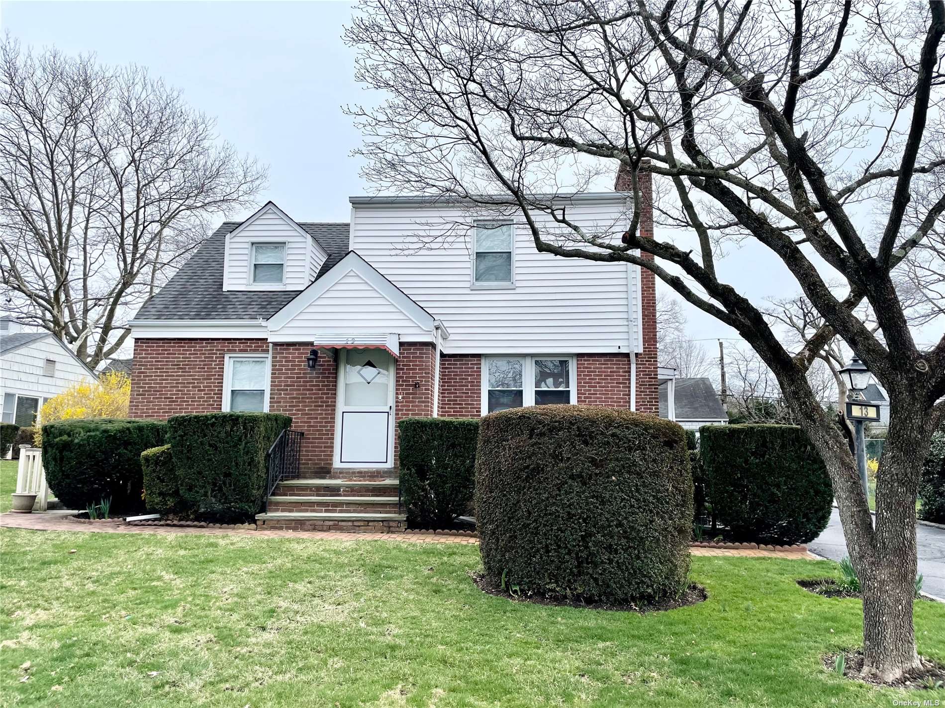 #1 photo, 13 Cleveland Place, Glen Cove , NY 11542