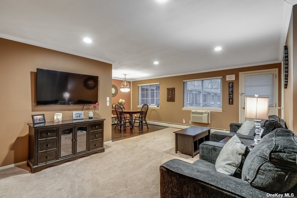 #1 photo, 1233 Melville, East Farmingdale , NY 11735