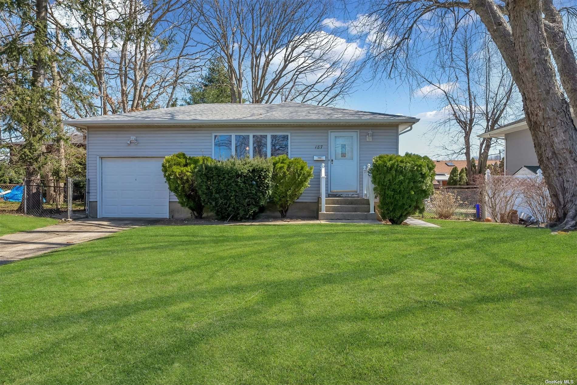 #1 photo, 187 E 4th Street, Deer Park , NY 11729