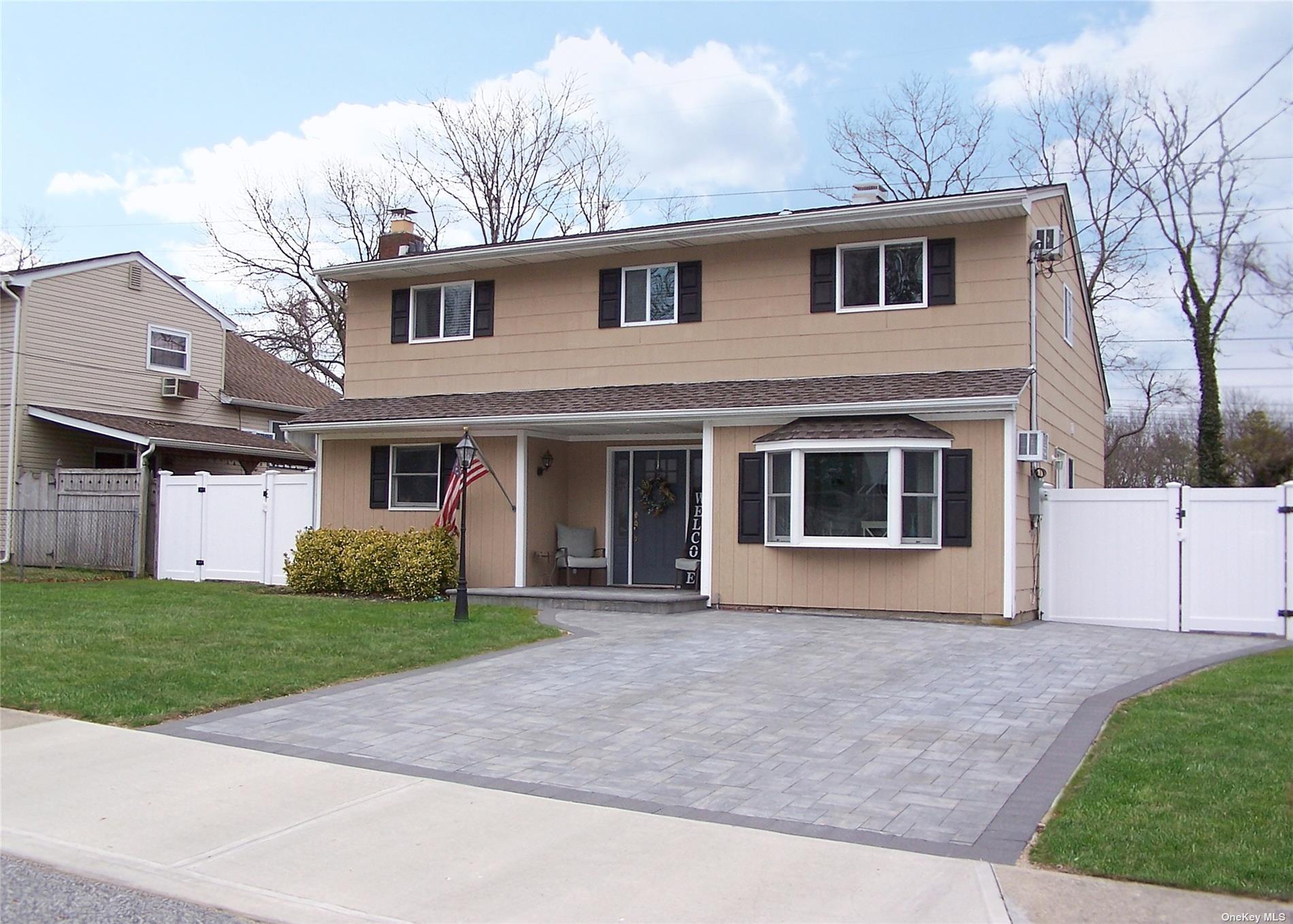 #1 photo, 157 Avenue C, Holbrook , NY 11741