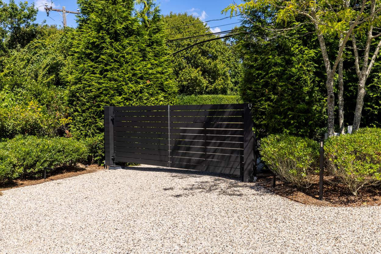 #41 photo, 1076 OCEAN RD, Water Mill , NY 11976