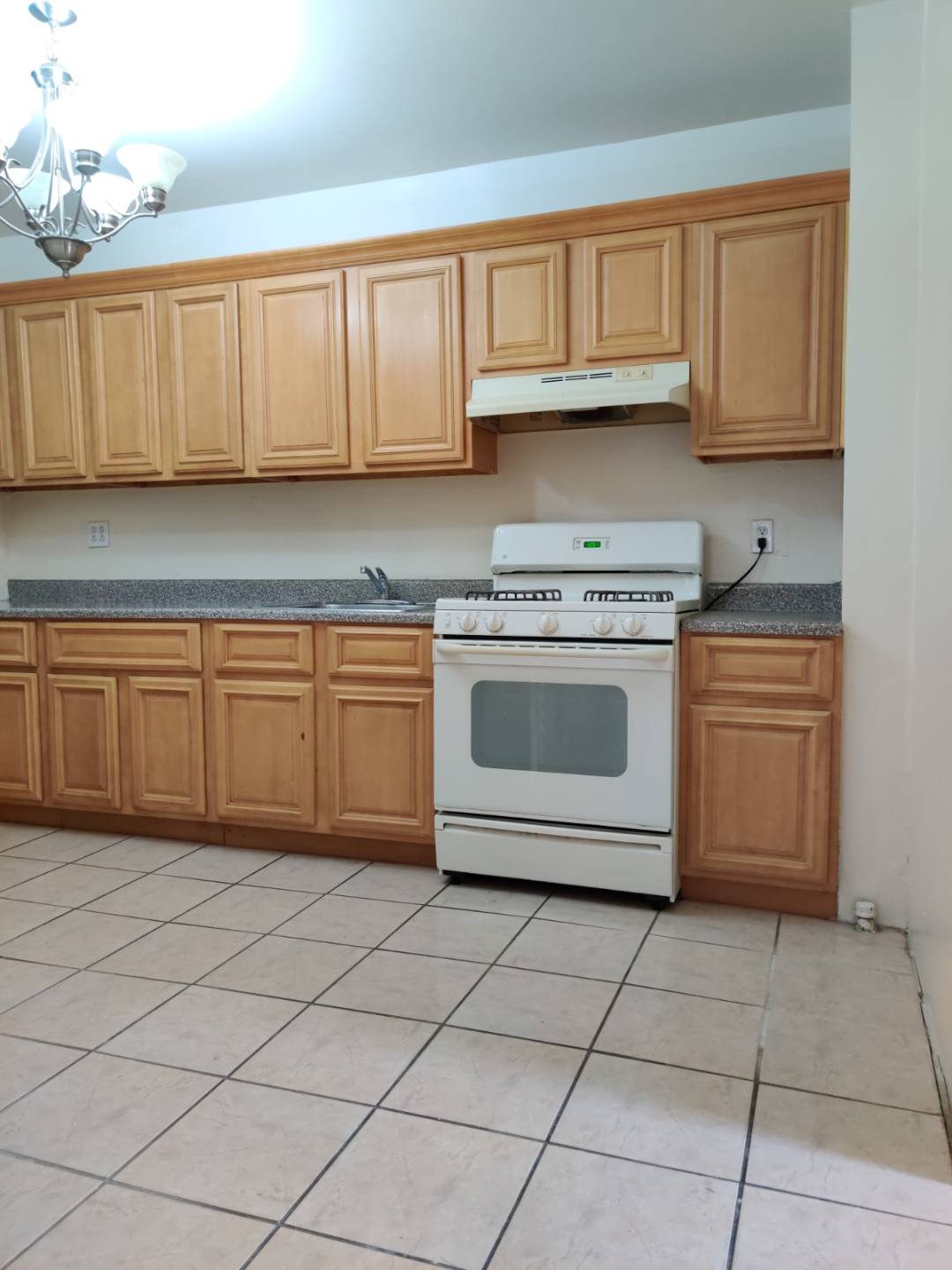 #8 photo, 599 East 2nd Street, #2, Kensington , NY 11218