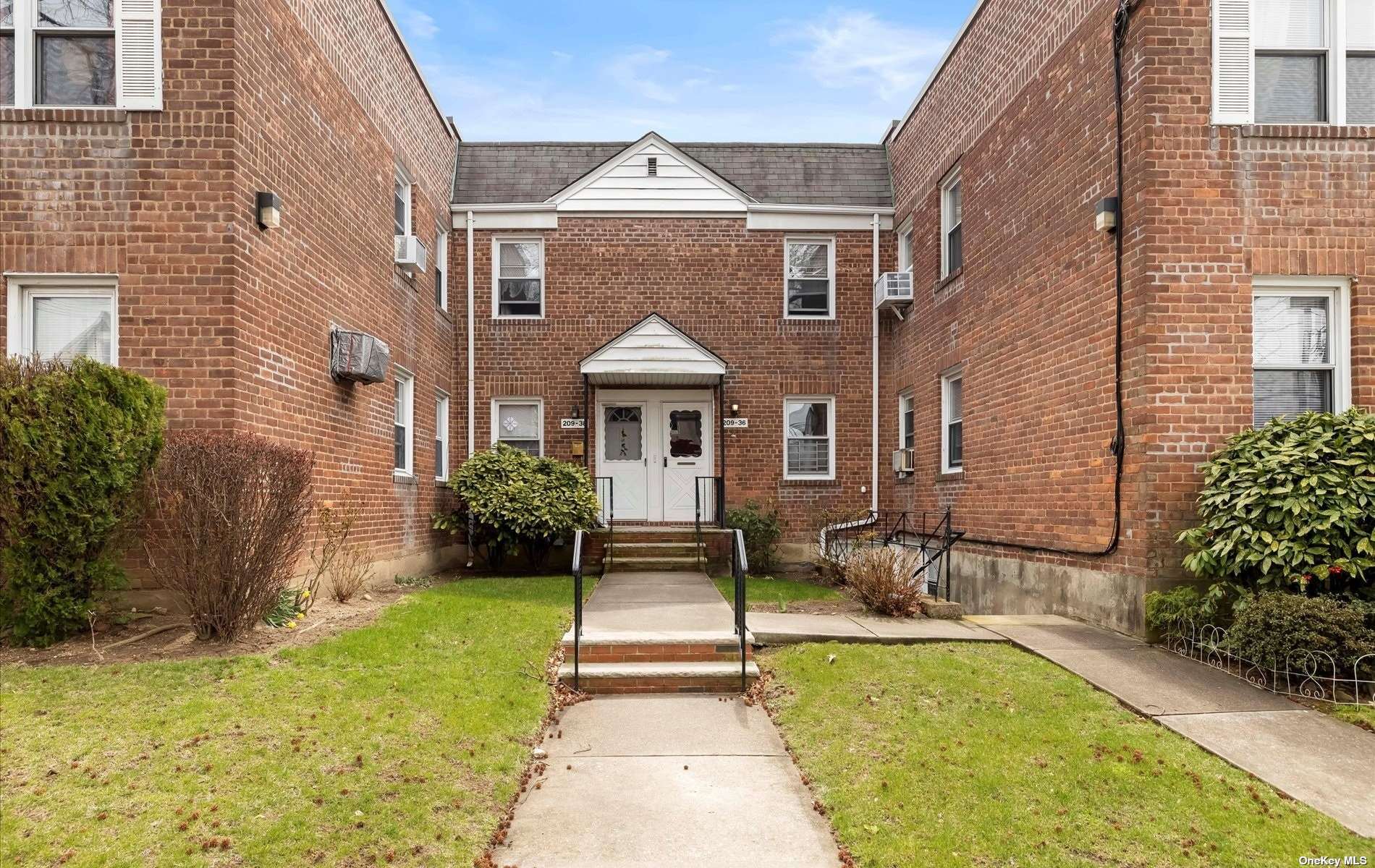 #1 photo, 209-36 34th Road, Куинс ‖ Bayside , NY 11361