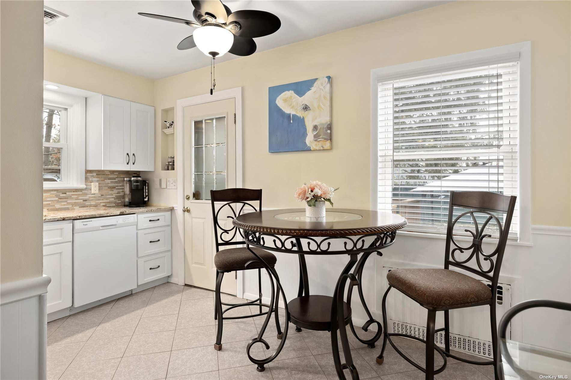 #1 photo, 601 Asharoken Blvd, Bay Shore , NY 11706