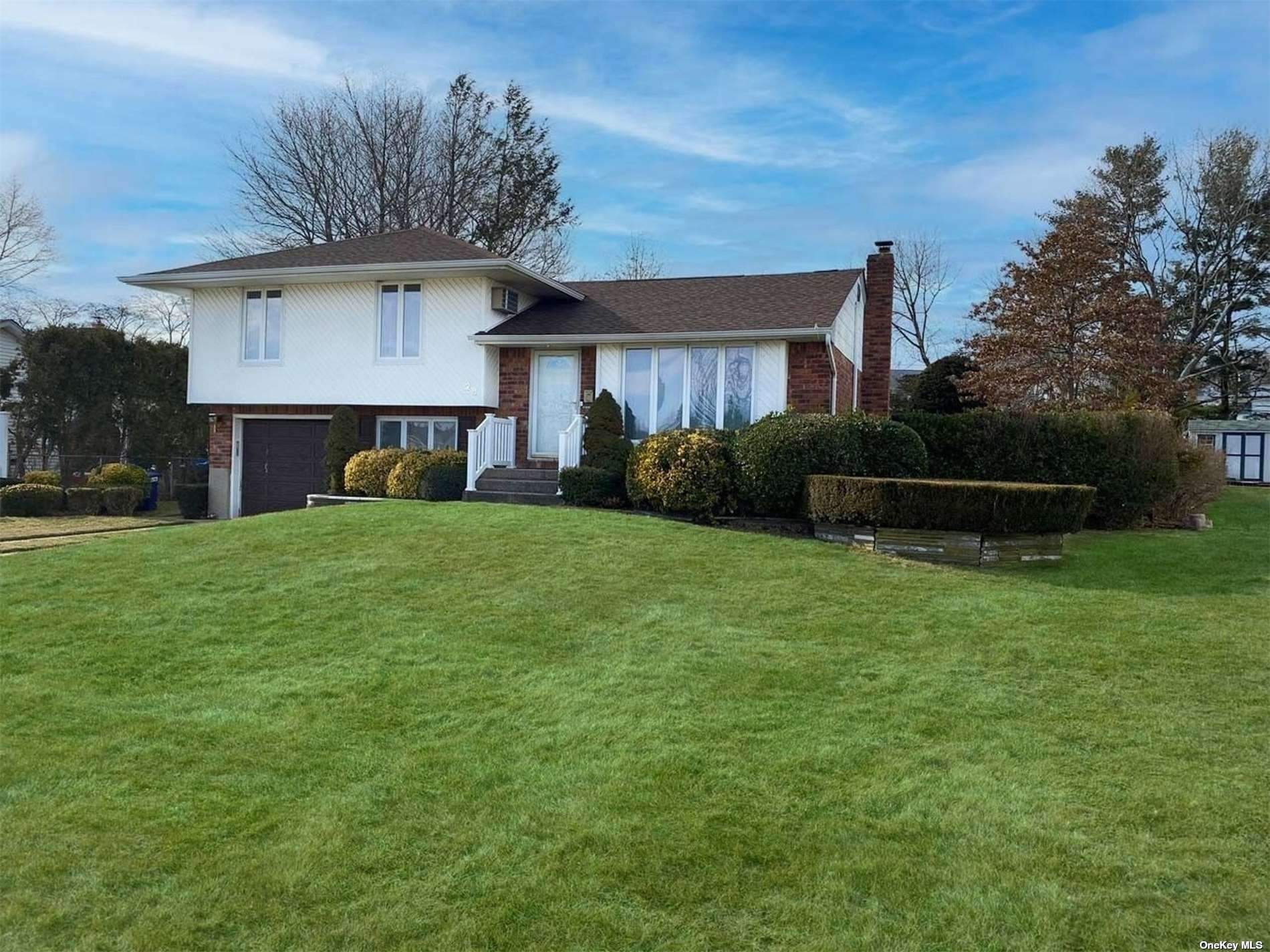 #1 photo, 28 Gaymor Lane, Commack , NY 11725