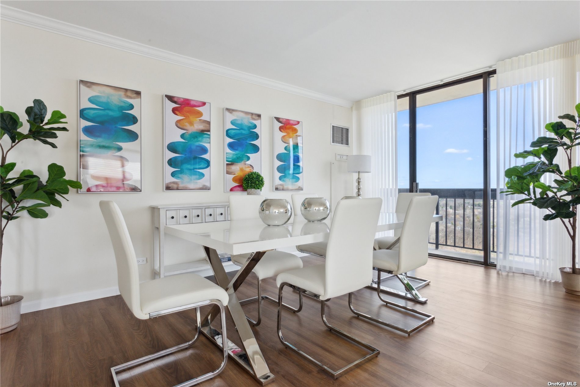 #1 photo, 269-10 Grand Central Parkway, 皇后區 花卉园 Floral Park , NY 11005