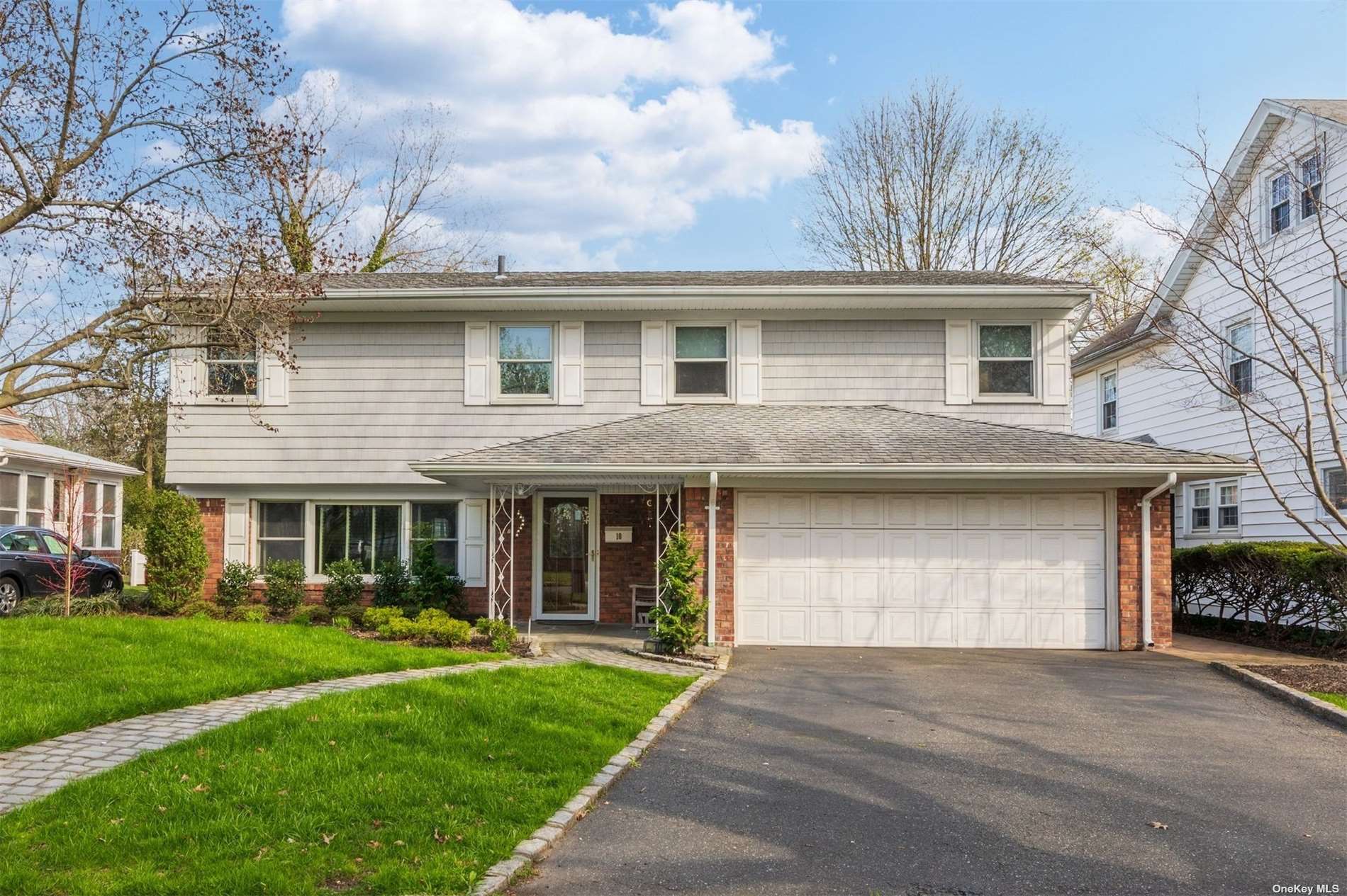 #1 photo, 10 Pennsylvania Boulevard, Floral Park , NY 11001