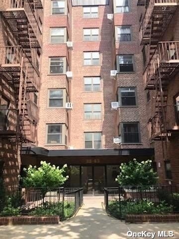 #1 photo, 32-20 92 Street, 皇后区 艾姆赫斯特 East Elmhurst , NY 11369